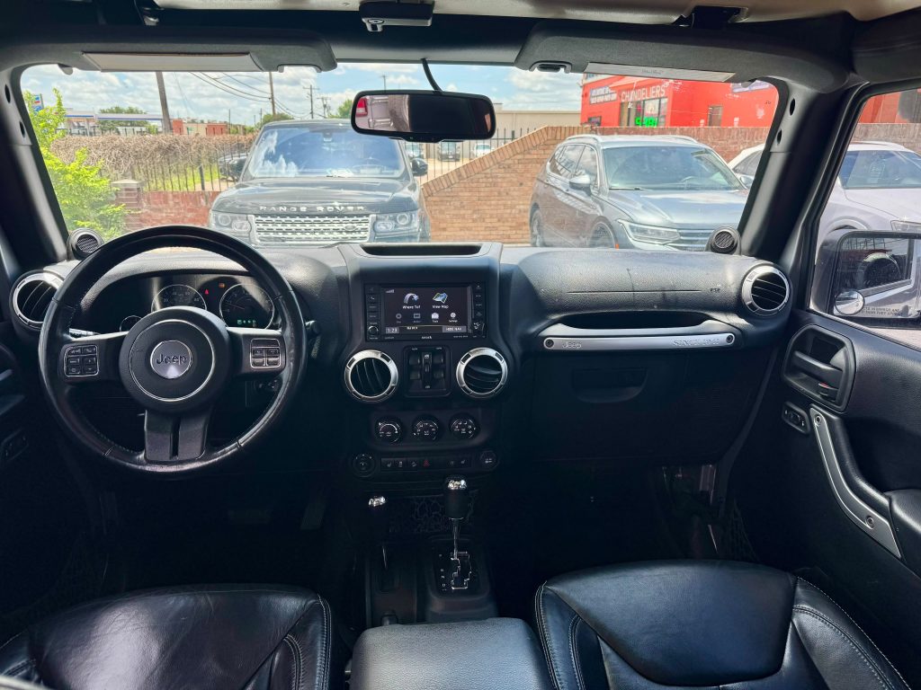 2013 Jeep Wrangler Unlimited Sahara, Interior photo 5
