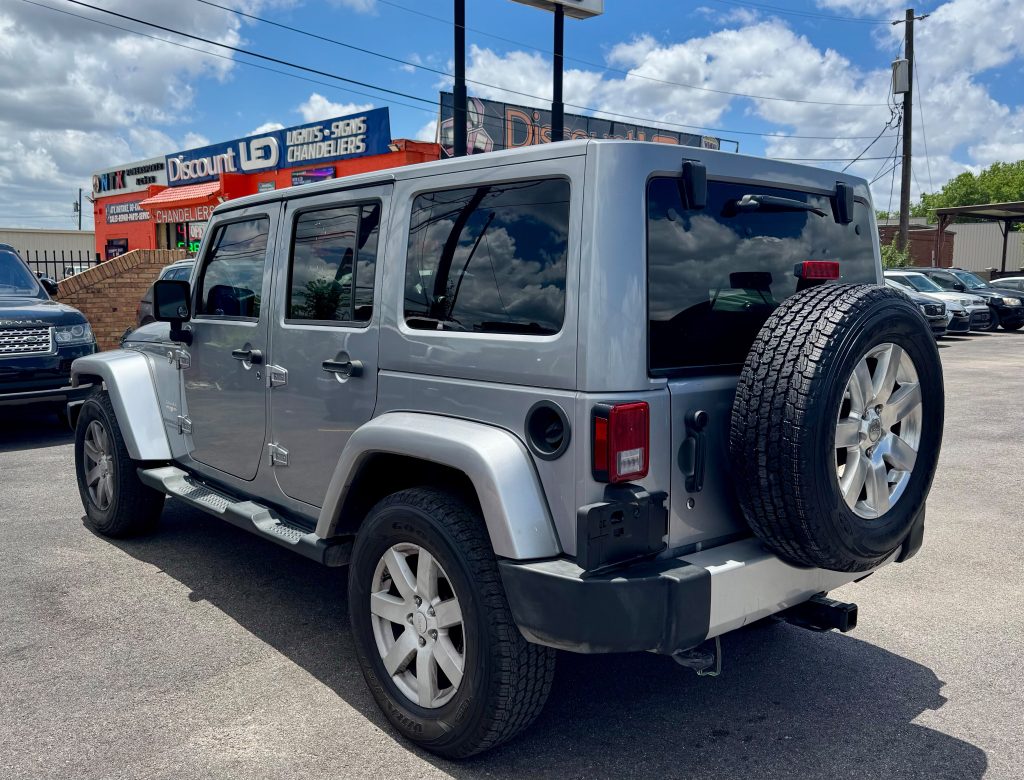 2013 Jeep Wrangler Unlimited Sahara, Exterior photo 9