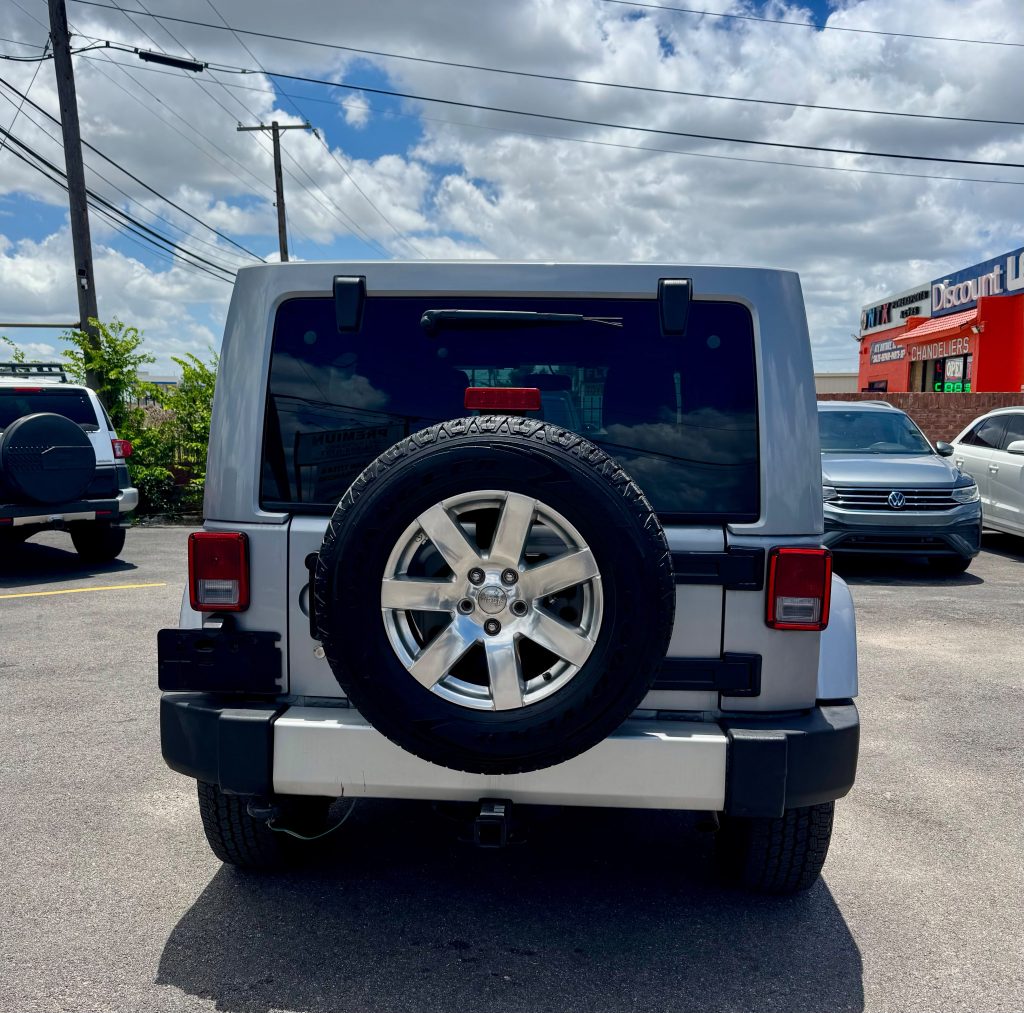 2013 Jeep Wrangler Unlimited Sahara, Exterior photo 10
