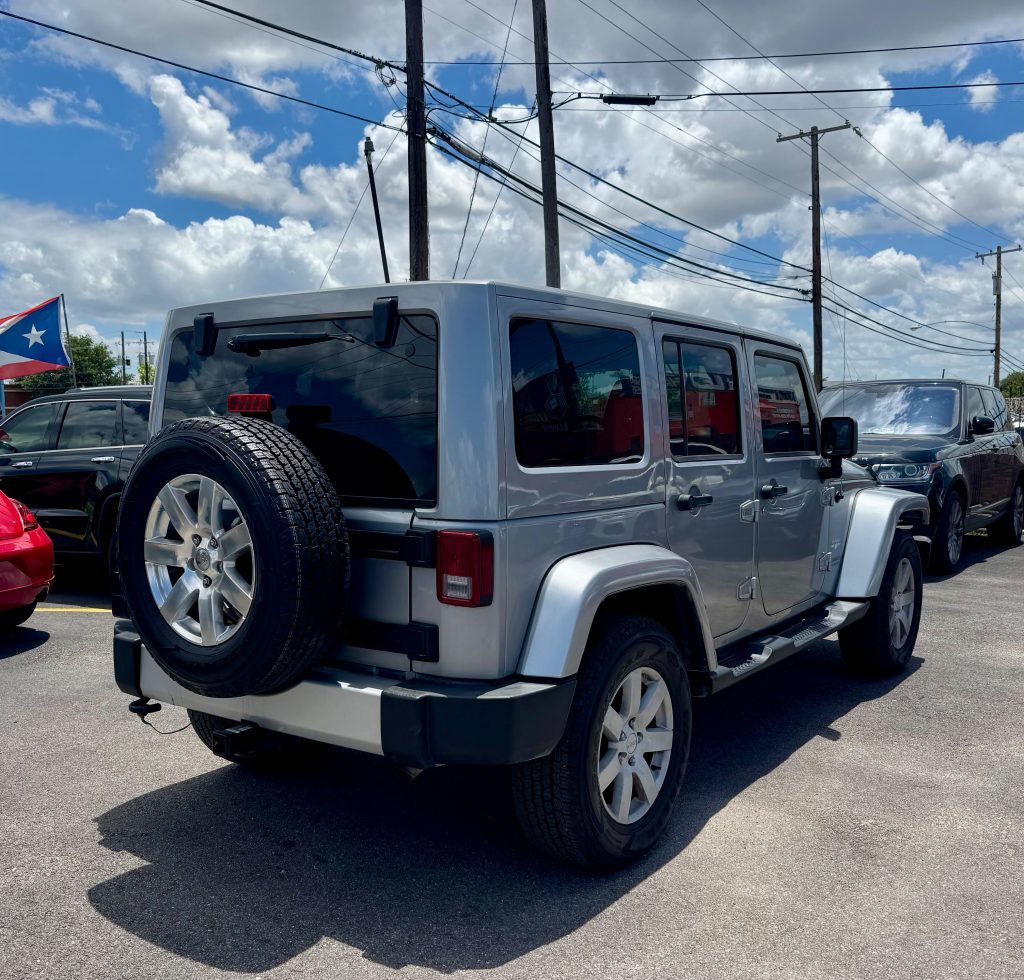 2013 Jeep Wrangler Unlimited Sahara, Exterior photo 13