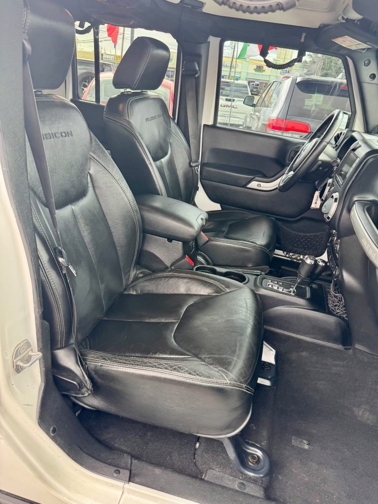 2013 Jeep Wrangler Unlimited Rubicon, Interior photo 10