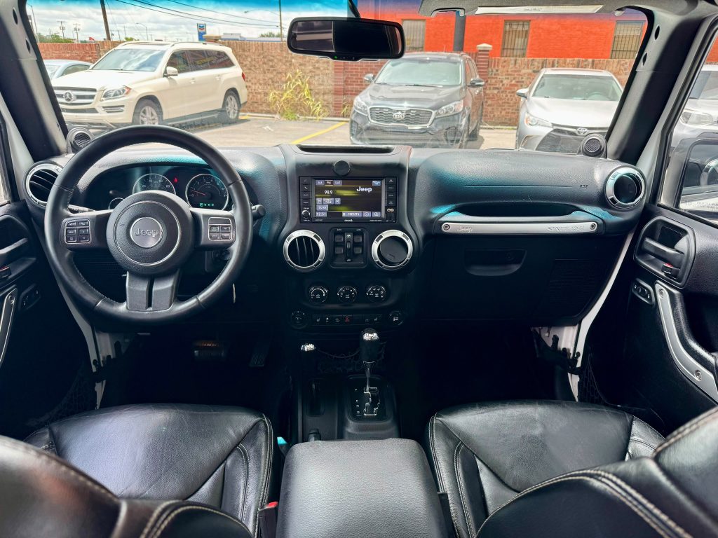 2013 Jeep Wrangler Unlimited Rubicon, Interior photo 11