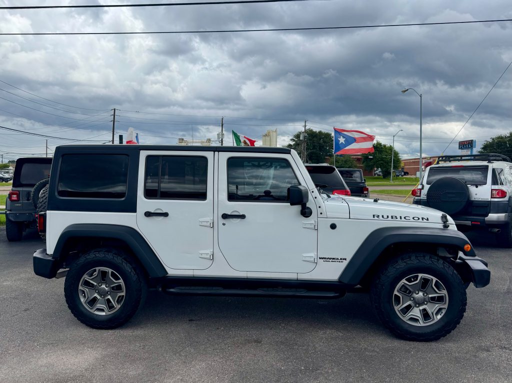 2013 Jeep Wrangler Unlimited Rubicon, Exterior photo 5