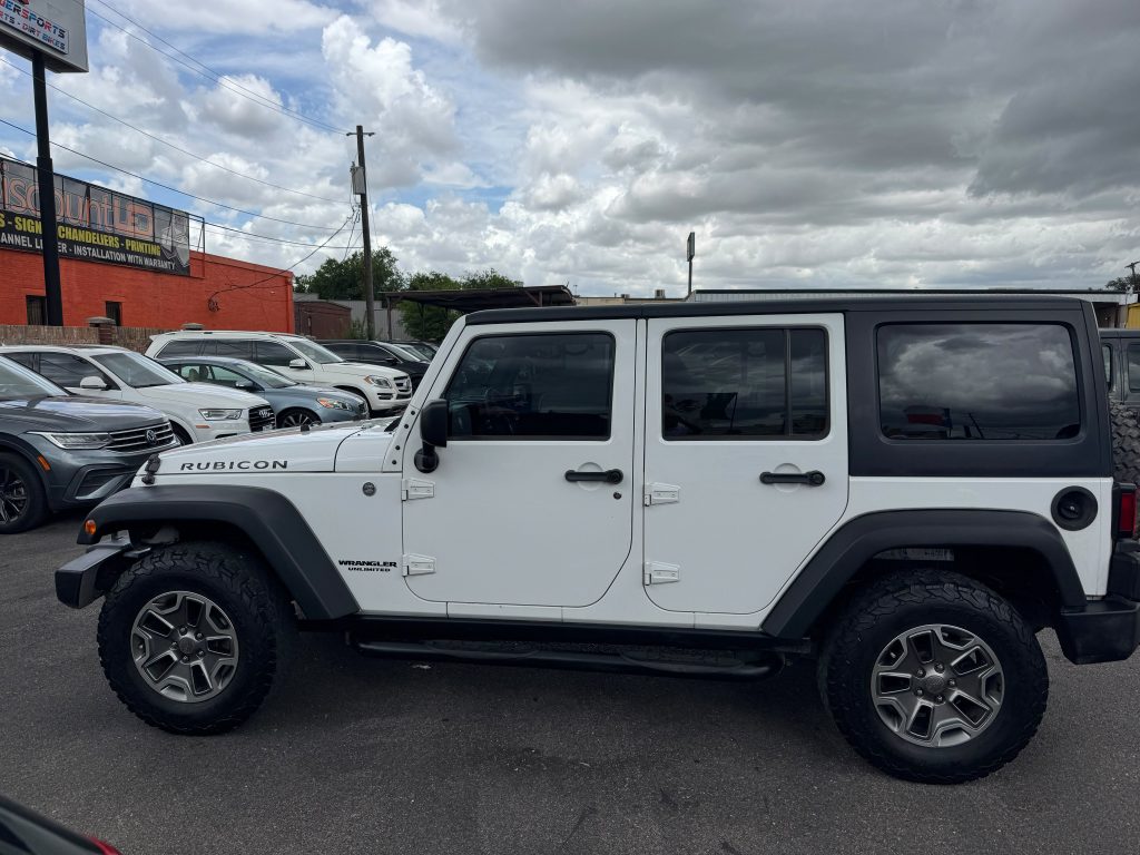 2013 Jeep Wrangler Unlimited Rubicon, Exterior photo 2