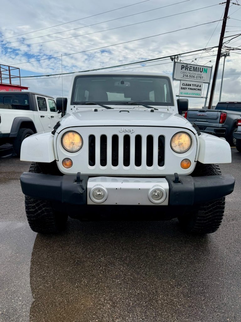 2015 Jeep Wrangler Unlimited Sahara, Exterior photo 12
