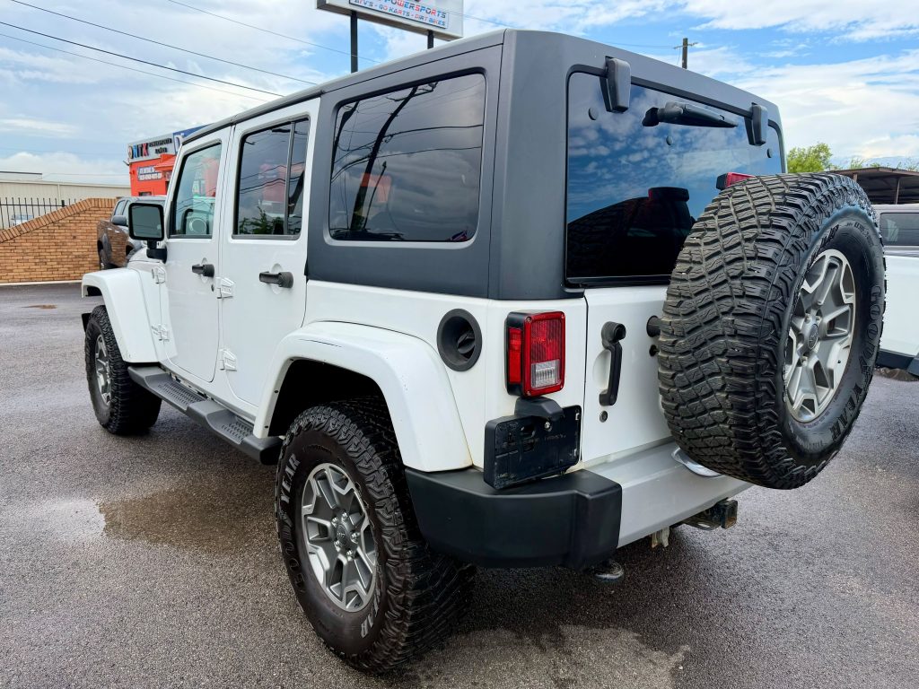2015 Jeep Wrangler Unlimited Sahara, Exterior photo 8