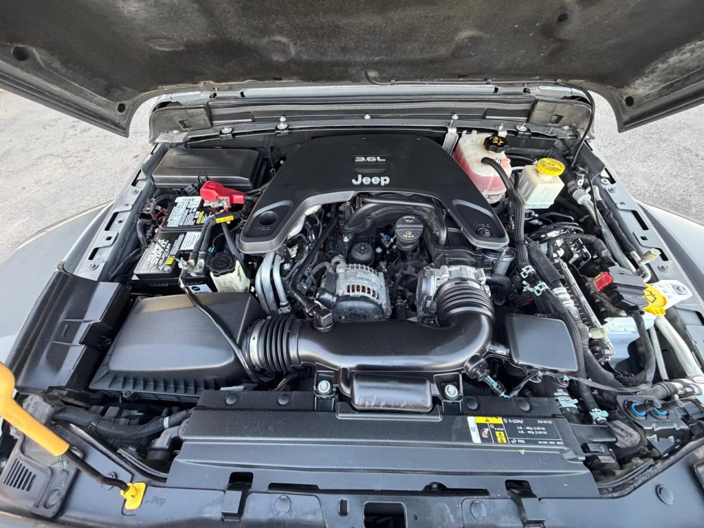 2020 Jeep Gladiator Rubicon, Engine photo 4